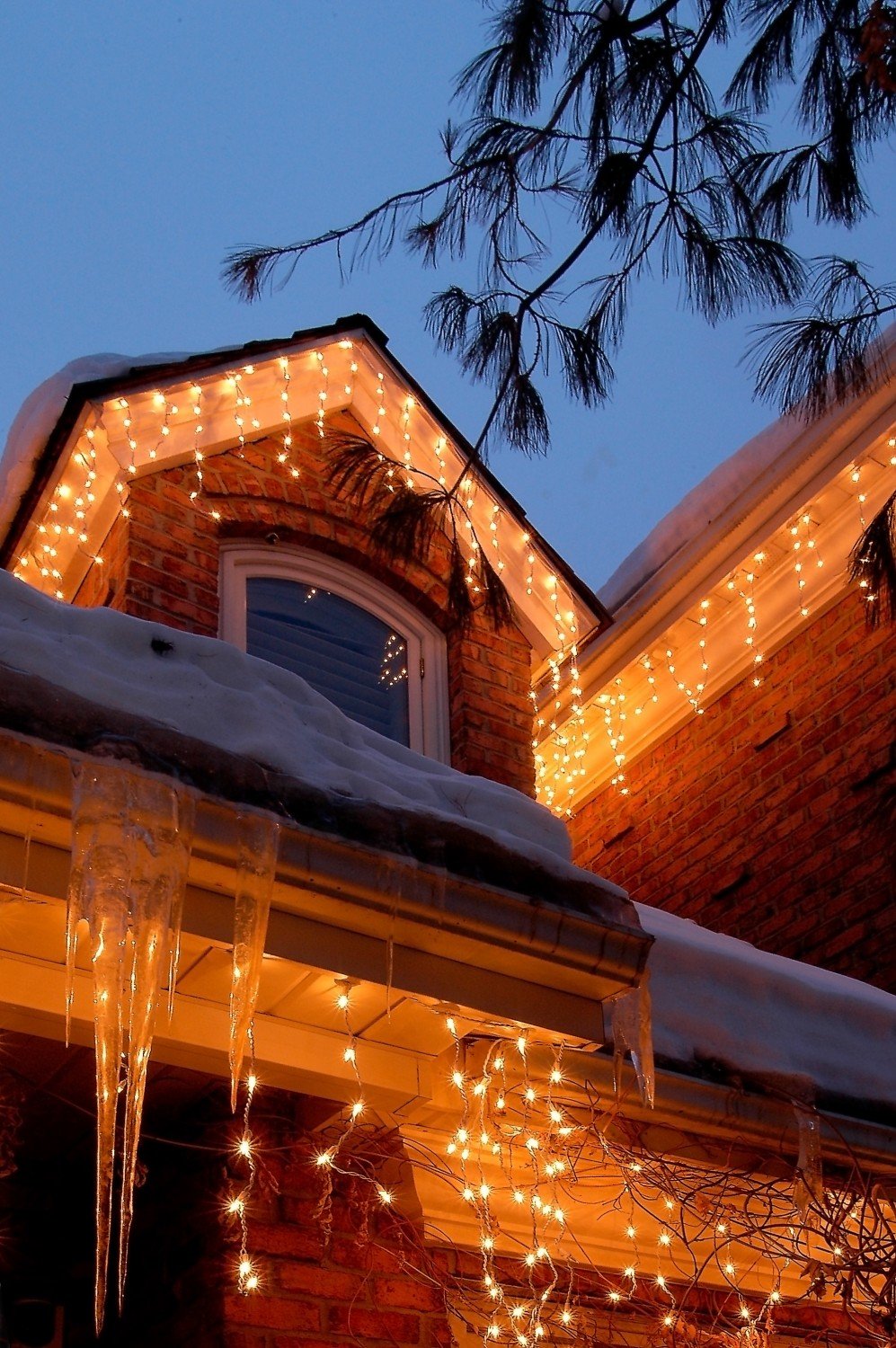 Commercial Holiday Decorations & Interior Lighting Services